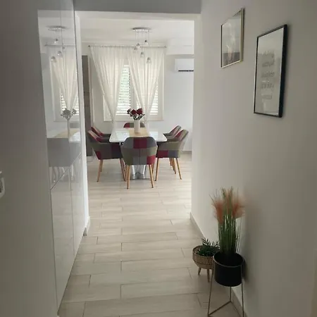 Holiday home Kuca Za Odmor Riton