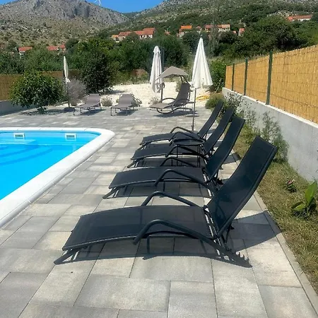 Holiday home Kuca Za Odmor Riton *